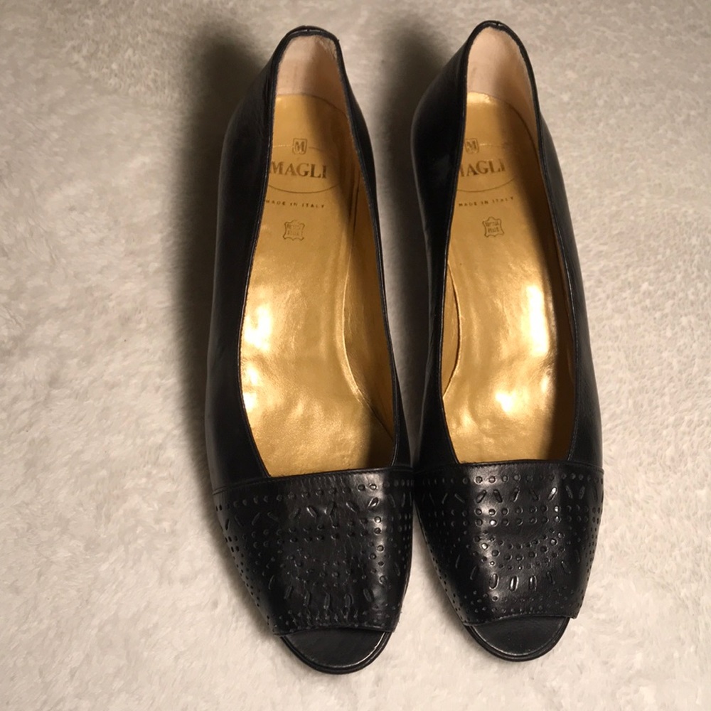 Black Leather Block Heel Pump
